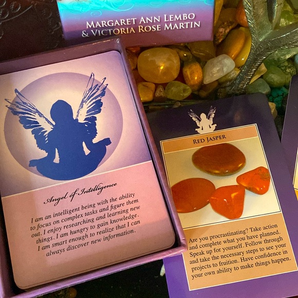 Angel Gemstone Oracle Cards by Margaret Ann Lembo & Victoria Rose Martin - Picture 4 of 8